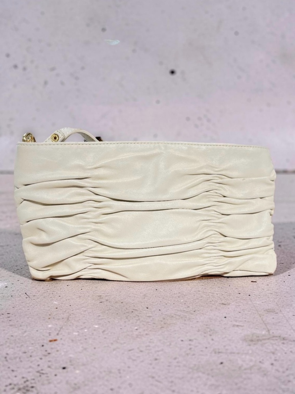 MICHAEL Michael Kors, EUC, Cream Ruched Leather Crossbody, tags inside - Picture 2 of 14